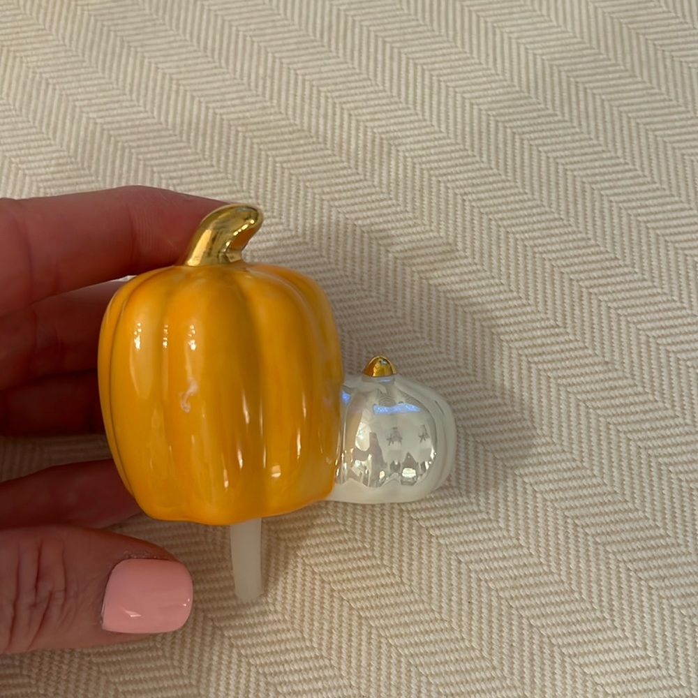 Super cute Nora Fleming, pumpkin attachment.